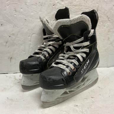 Used Ccm Tacks 9040 Junior Hockey Skate Junior 02.5 11855-s000196603