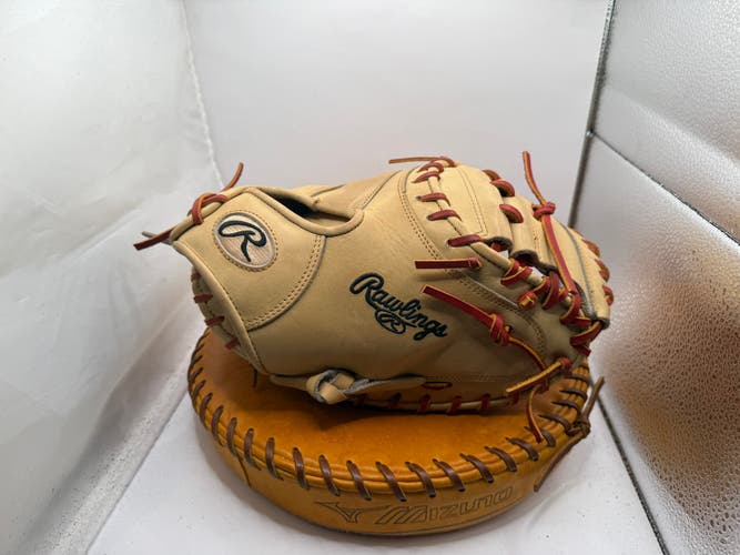Catcher's RH Rawlings Heart of the Hide Baseball Glove 33" (Used)
