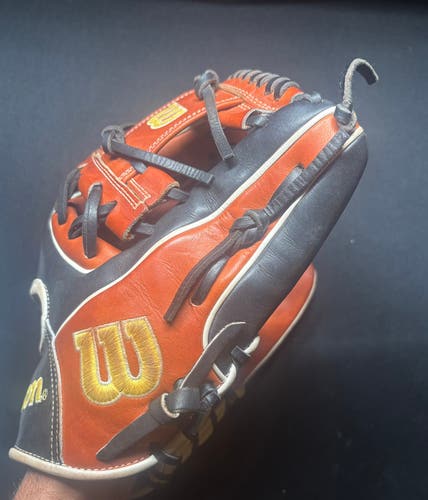 2024 Wilson A2000 1975 RH Infield Baseball Glove 11.75" (New)
