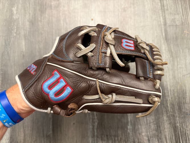Wilson A1000 RH Baseball Glove 11.75" (Used like new)