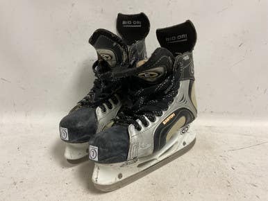 Used Easton Synergy 700 Senior Hockey Skate Grey Senior 7 11855-s000202715