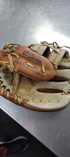 Used Wilson George Brett 9 Bb Sb Glove Rh Throw None 9" 11497-c000156114