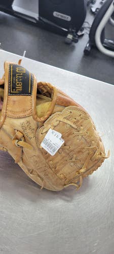 Used Wilson 10.5 Bb Sb Glove Rh Throw None 10 1 2" 11497-c000158167