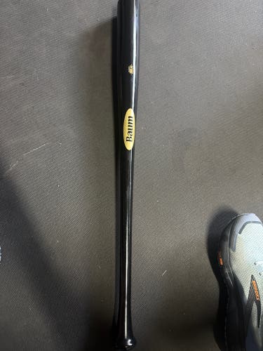33 gold Baum bat - unused