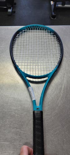 Used Diadem Elevate Adult Tennis Racquet None 4 1 4" 11497-s000151174