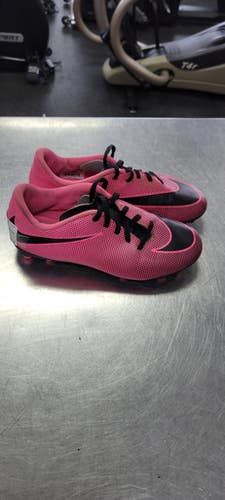 Used Nike Soccer Cleats Pink Junior 05 11497-s000155289