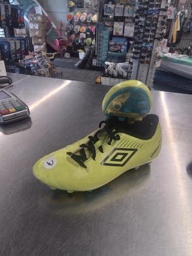 Used Umbro Junior 03 Cleat Soccer Outdoor Cleats 11769-s000024146