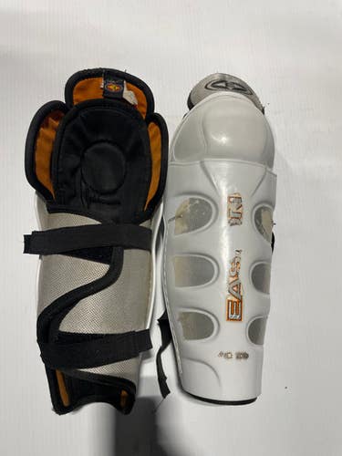 Used Easton Junior Junior Shin Guards White 11" 11769-s000029379