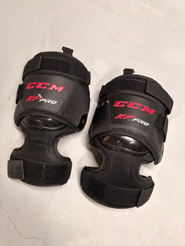 CCM Sr Men’s Goalie Knee Pads KP Pro
