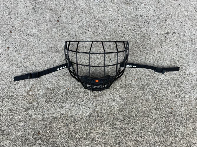Small CCM FM780 Full Cage (Used)