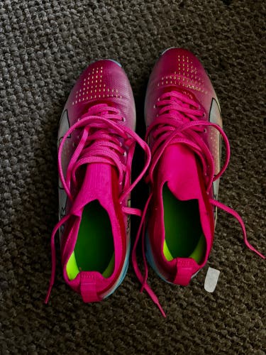 Men's Size M 11.0 (W 12.0) Under Armour Blur Low Top Molded Cleats (Used) from the camp