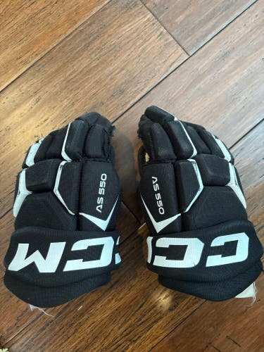 CCM Gloves 11" (Used)