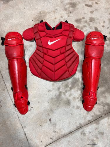 17” Red Nike Diamond Elite Catcher's Set