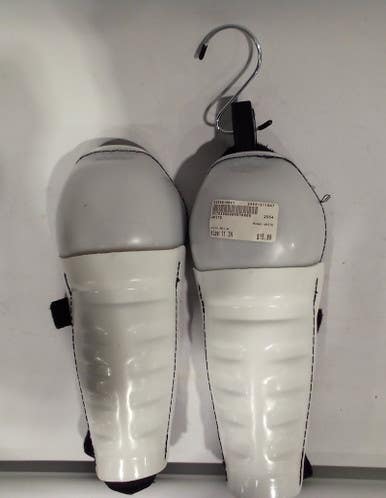 Used White 11" Hockey Shin Guards 11847-s000016041