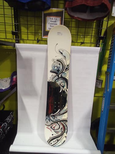 Used Matrix 130 Cm Boys' Snowboards 11847-s000014839