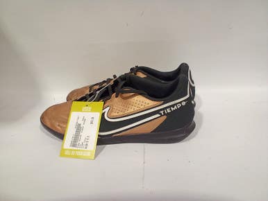 Used Nike Senior 9.5 Cleat Soccer Indoor Cleats 11847-s000017017