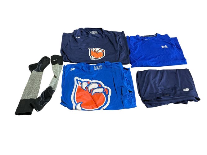 Xtra-Large Bakersfield Condors Hockey Apparel Bundle (Used) 3939
