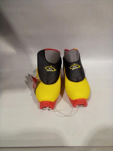 Used Fischer Jr-02 Boys' Cross Country Ski Boots 11847-s000015188