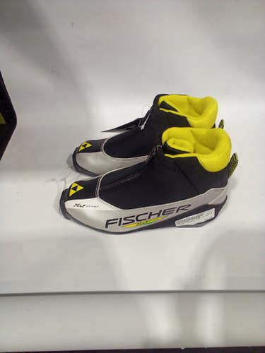 Used Fisher W 06 Jr 04-04.5 Women's Cross Country Ski Boots 11847-s000015198