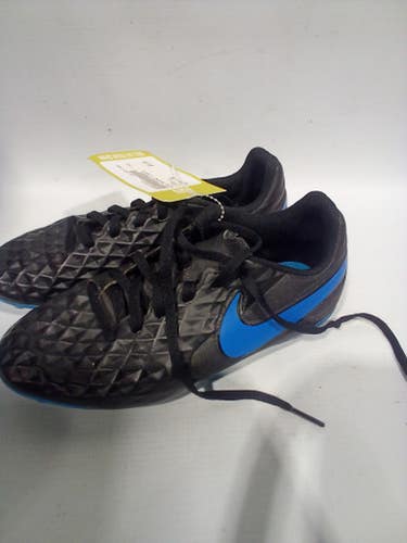 Used Nike Junior 04 Cleat Soccer Outdoor Cleats 11847-s000010816