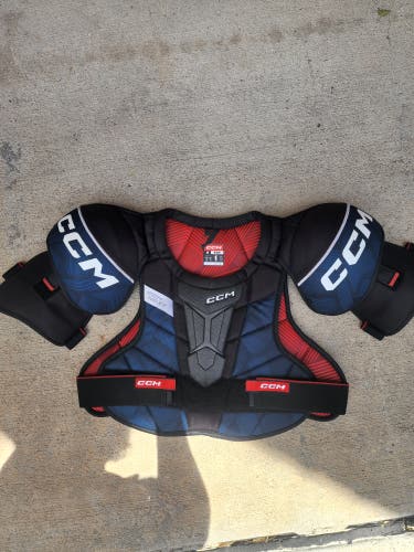 Men's Medium Senior CCM Next Shoulder Pads (Used)