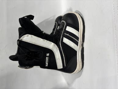 Used Burton Ruler Small Boys Snowboard Boots Black Junior 05 11847-s000023210
