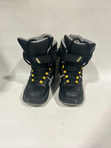 Used Burton Kids Boys Snowboard Boots Black Junior 05 11847-s000023489