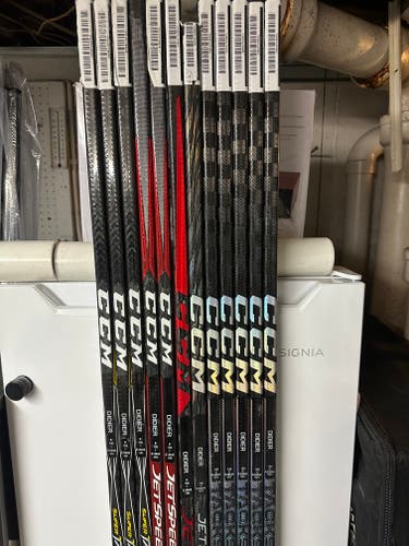 Senior CCM Tacks Right Handed Hockey Stick Mid Pattern 100 Flex Pro Stock (New)