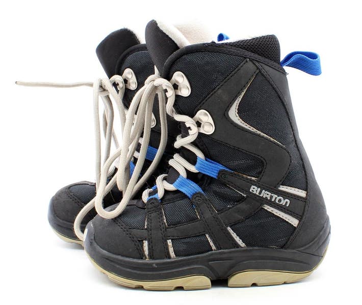 burton kids snowboard boot sizing Kids' Smalls Step On Boots - Black Grow system features a removable footbed and a secondary integrated footbed to expand boots one full size without compromising cushioning or support Burton Moto Kids Snowboard Boots