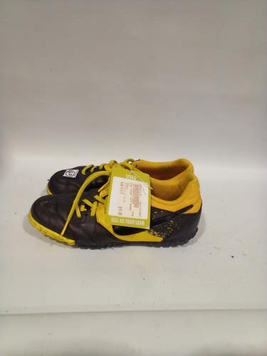 Used Nike Senior 6.5 Indoor Soccer Turf Shoes 11847-s000012120