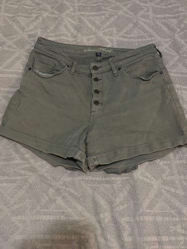 Universal Thread Denim Jean Shorts Women’s Size 10 Waist 30 Inseam 4 1/2