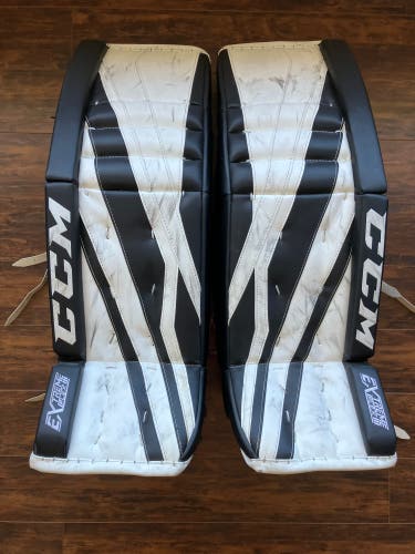 CCM Extreme Flex lll 34+2 Goalie Leg Pads