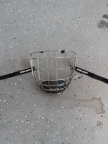 Medium Bauer True Vision Full Cage (Used)