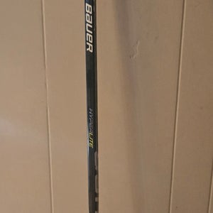 Senior Bauer Vapor Hyperlite Hockey Stick P92M 77 Flex Right Hand