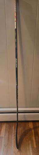 Senior Bauer Vapor Hyperlite Hockey Stick P92M 77 Flex Right Hand
