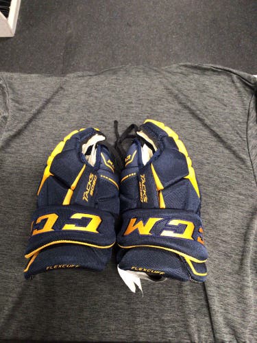 CCM Tacks 9080 Gloves 11" 1 used 1 new