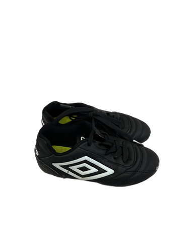 Used Umbro Youth 11.0 Black Soccer Cleats 11692-s000136199
