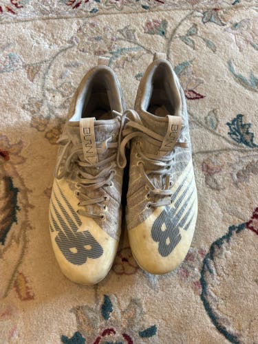 White Men's Size M 10.5 (W 11.5) Adult New Balance Burn X2 Low Low Top Molded Cleats (Used)