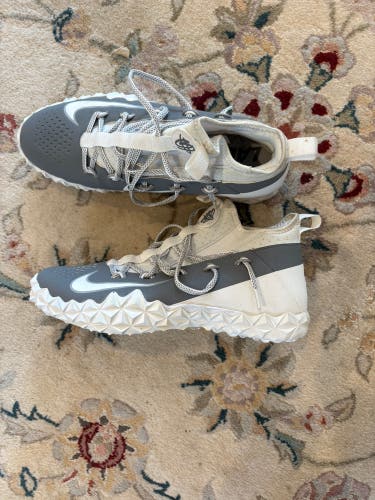 Nike Huarache lacrosse turf shoes like new  (Used)