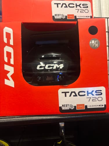 Medium CCM Tacks 720 Helmet (New)