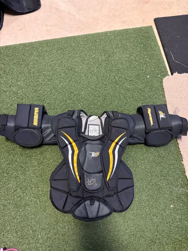 Small / Medium Vaughn Velocity V7 Goalie Chest Protector (Used)
