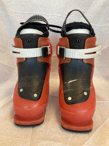 Mondo 16 & 16.5 Kid's Salomon T1 All Mountain Ski Boots (Used)