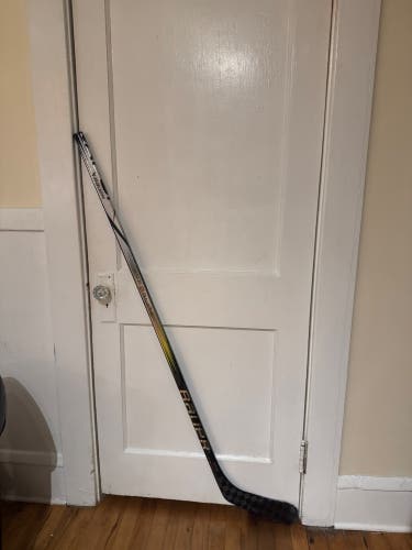 Intermediate Bauer Vapor Hyperlite 2 Left Hand Hockey Stick P92 65 Flex Pro Stock (New)