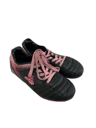 Used Brava Jr 2.5 Black And Pink Soccer Cleats 11692-s000139404