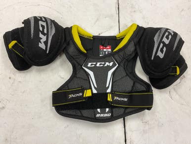 Used Ccm Tacks 9550 Youth Shoulder Pads Black And Yellow Sm 11855-s000204504