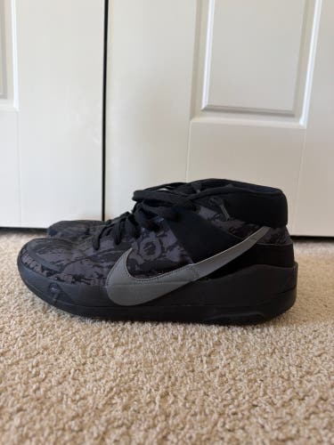 Men's Size M 11.5 (W 12.5) Nike KD 13 Shoes (Used)
