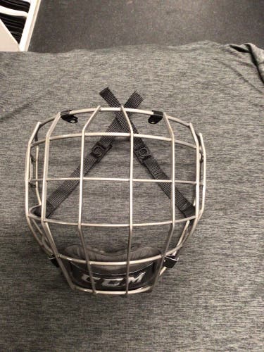 Medium CCM FM680 Full Cage (Used)