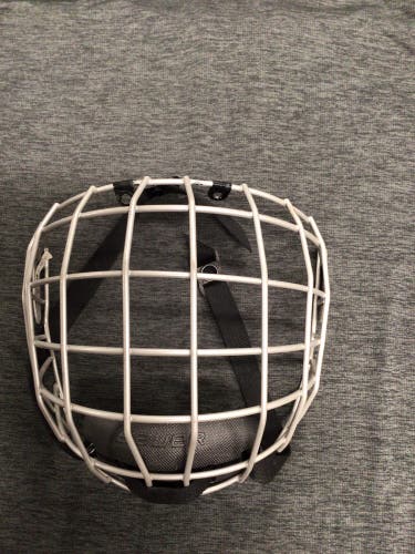 Small Bauer True Vision Full Cage (Used)