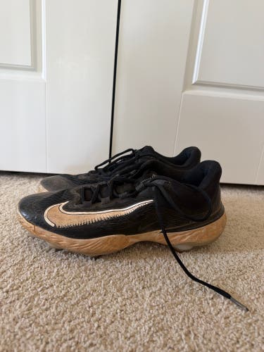 Black Men's Size M 11.0 (W 12.0) Adult Nike React Low Top Metal (Used)