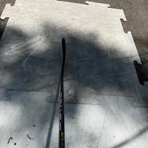 Senior Bauer Vapor Hyperlite Right Handed Hockey Stick P92 87 Flex Pro Stock (New)